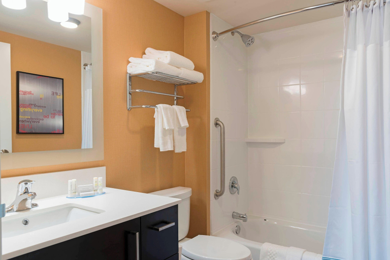Bathroom 4, TownePlace Suites by Marriott Mansfield, Richland