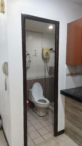 Bathroom, Hospital ng Manila front delux le mirage de malate, Manila City