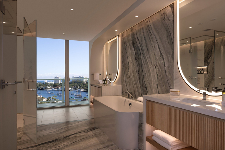 Bathroom 4, Pier Sixty-Six (Pier 66), Broward