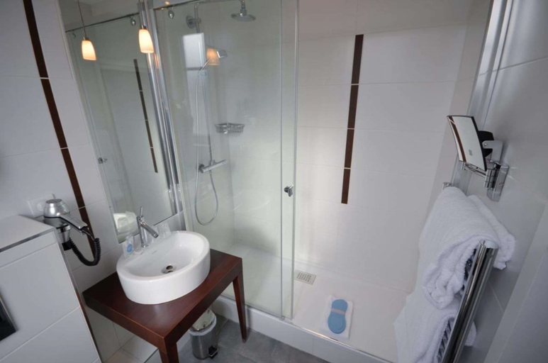 Bathroom 4, Best Western Dijon Centre Gare, Côte-d'Or