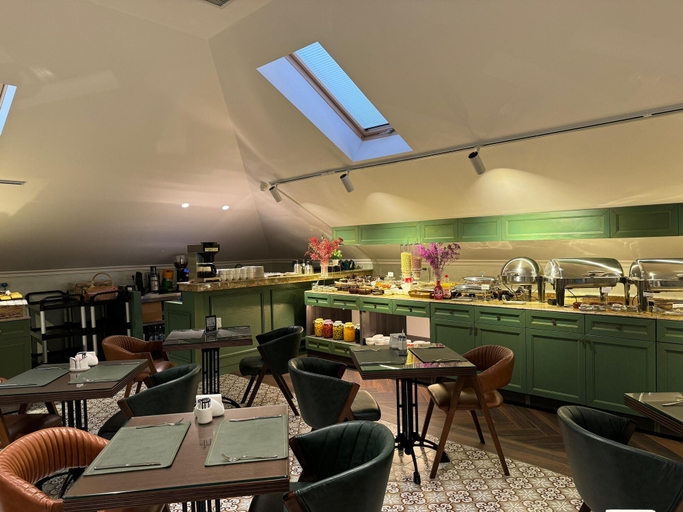 Food & Drinks 5, Midway Baku Hotel, Baku