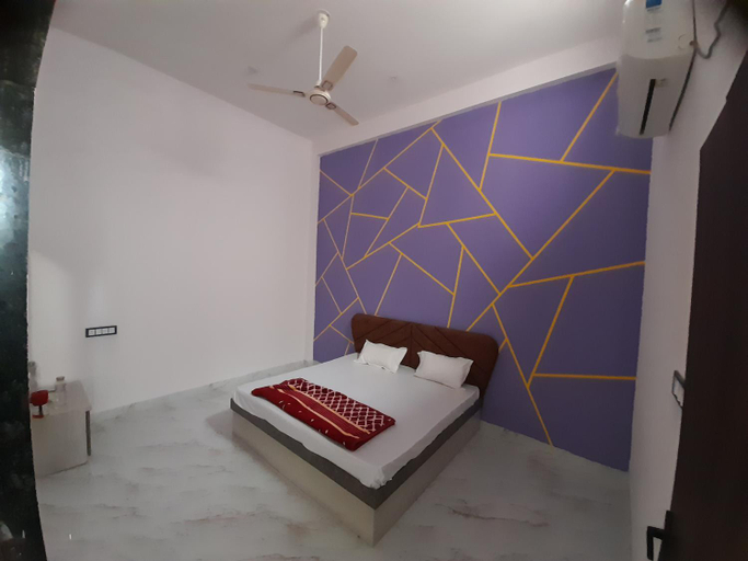 Others 5, Shanti Gaura Palace, Dhar