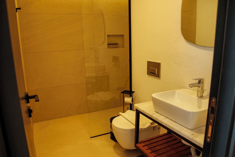 Bathroom 5, Glitz Bodrum, Bodrum