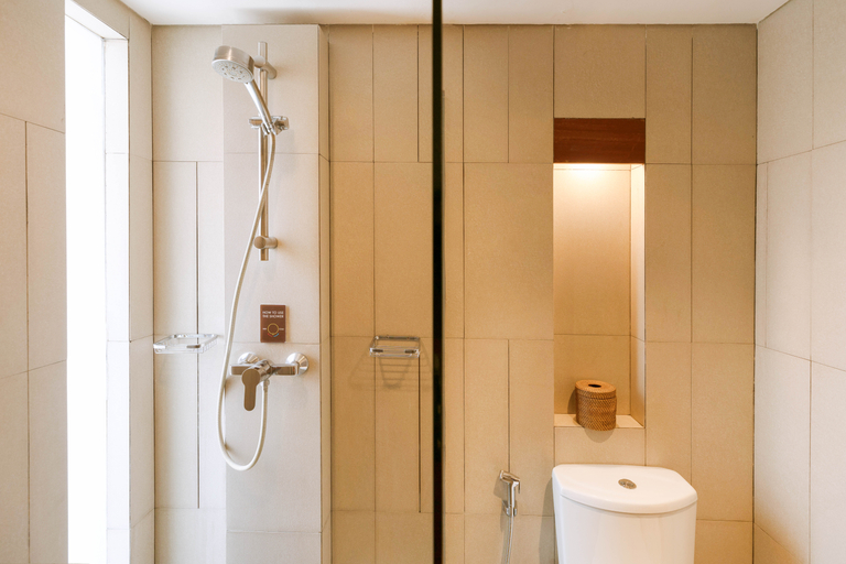 Bathroom 18