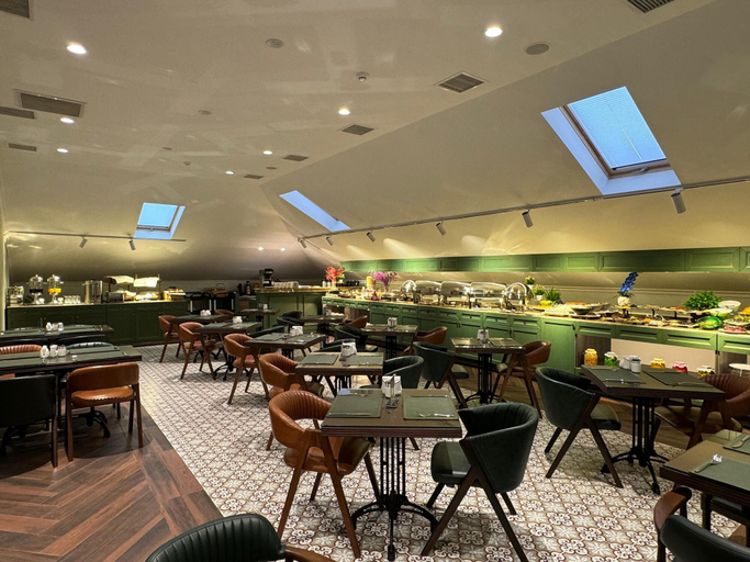 Food & Drinks 5, Midway Baku Hotel, Baku