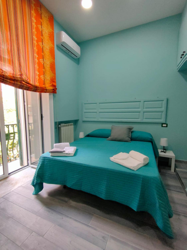 Bedroom 2, B&B A casa di Freddie, Napoli