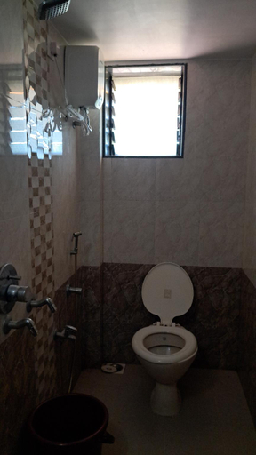 Bathroom 2, Saguntara Beach Homestay, Sindhudurg