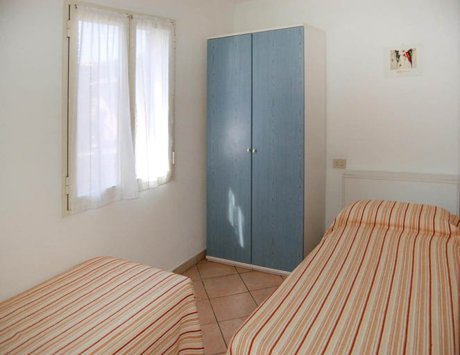 Room 4, Apartment in Capoliveri Near Sandy Beaches, Livorno