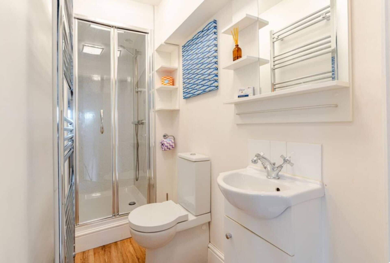 Bathroom 2, Sedbergh Penthouse - Kingbed - Tv - Wifi, Cumbria