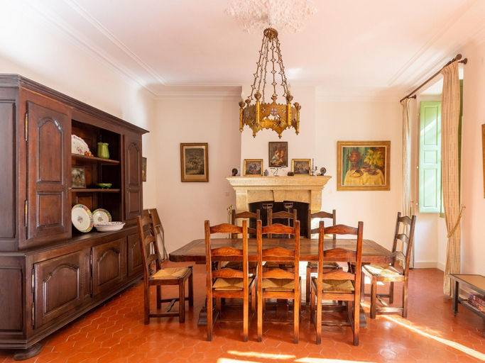 Dining 2, Cozy Holiday Home With Private Pool, Var
