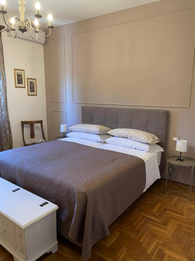 Others 2, Residenza Sandrini, Florence