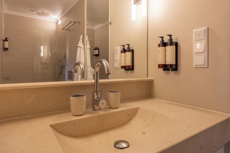 Bathroom 3, Park Mansion Hotel, Amsterdam