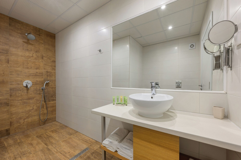 Bathroom 5, Hotel Saint Panteleimon Beach, Nesebar