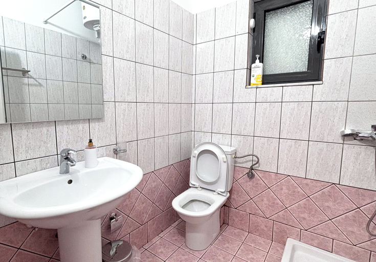 Bathroom 2, Arte Apartments, Sarandës