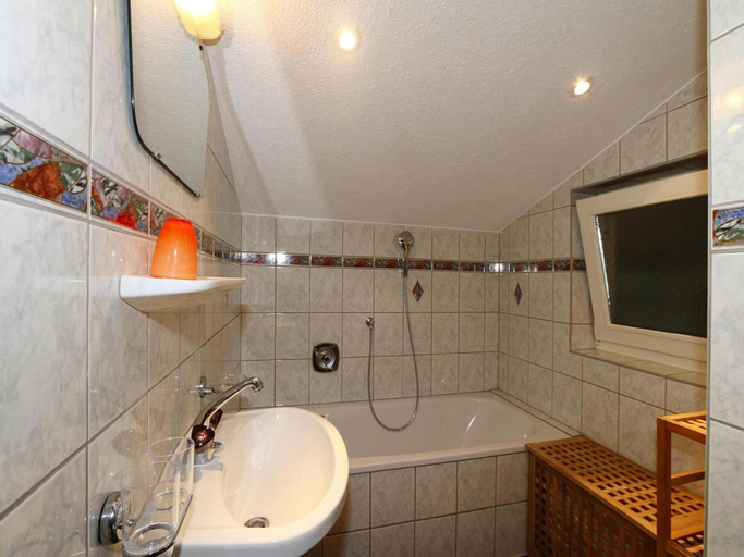 Bathroom 3, Apartment in Zillertal near Horbergbahn, Schwaz
