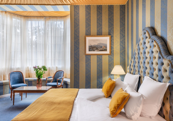 Bedroom 4, Grand Hotel des Templiers, Marne