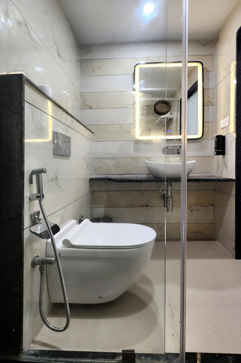 Bathroom 4, Kashi Vilaa, Varanasi