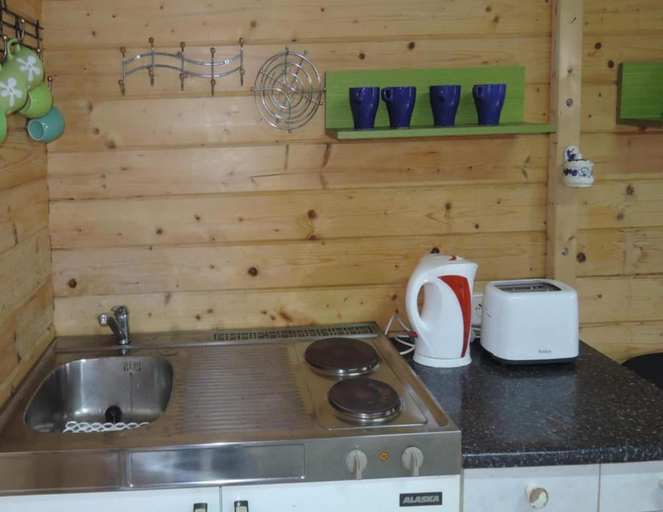 Private kitchen 4, Bungalow by Turquoise Lake & Baltic Beaches, Kamień