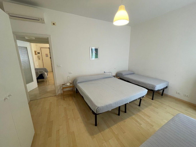 Bedroom, Appartamenti family & MTB, Savona