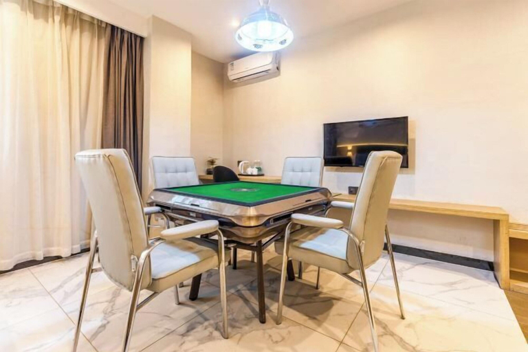 Dining Room 4