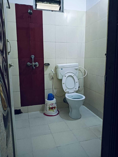 Bathroom 3, Hotel Swagat, Puri