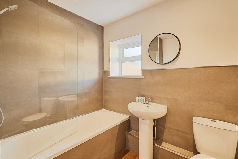 Bathroom 4, Host Stay The Globe Apartment 3, Redcar and Cleveland