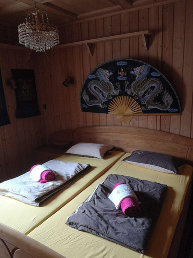 Bedroom 2, Seminarhaus Arya Maitreya, Kaufbeuren
