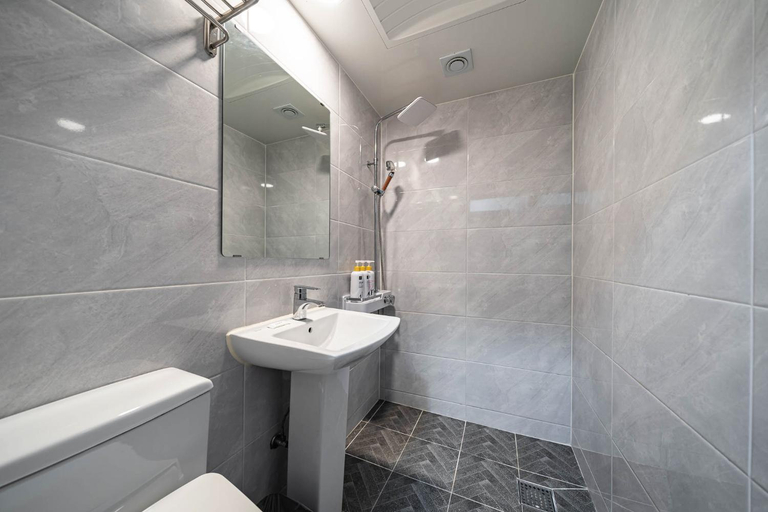 Bathroom 4, Incheon (Songdo) Rodem, Yeonsu