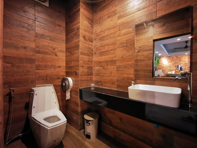 Bathroom 4, Hi Samui Hostel, Ko Samui