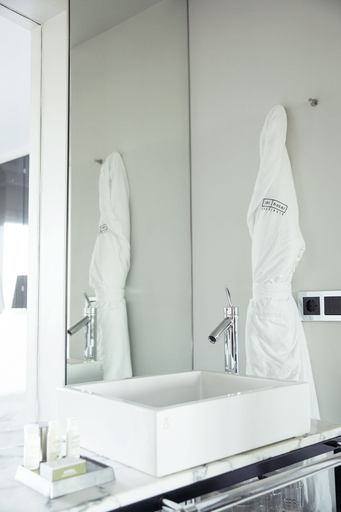 Bathroom 4, Hotel 101, Reykjavík