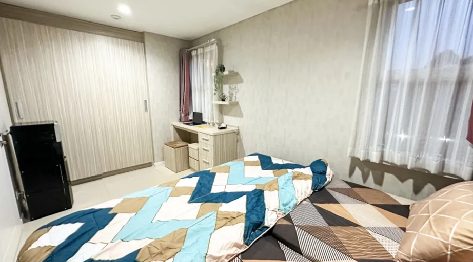 Bedroom 6