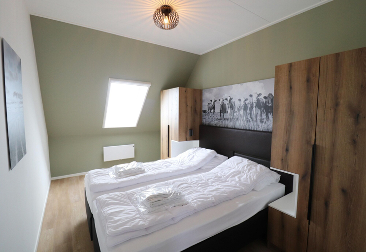 Room 4, Great Villa on Frisian Water, Littenseradiel