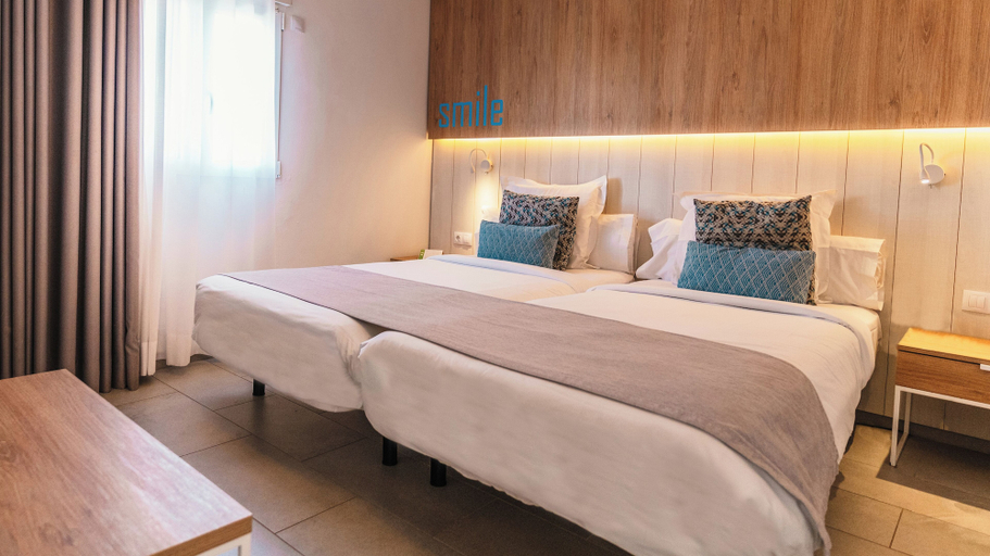 Bedroom 3, LABRANDA Alyssa Suite Hotel, Las Palmas