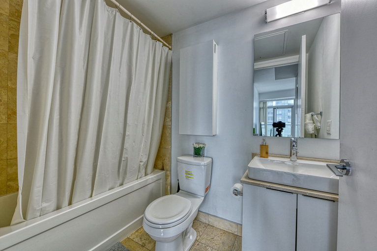 Bathroom 3, The Bay Suites - Entertainment Dist, Toronto