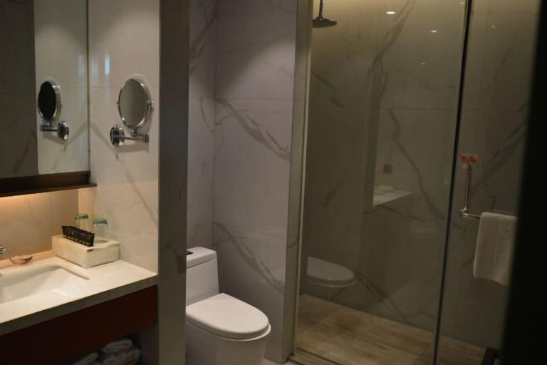 Bathroom, Yilin International Hotel, Hefei