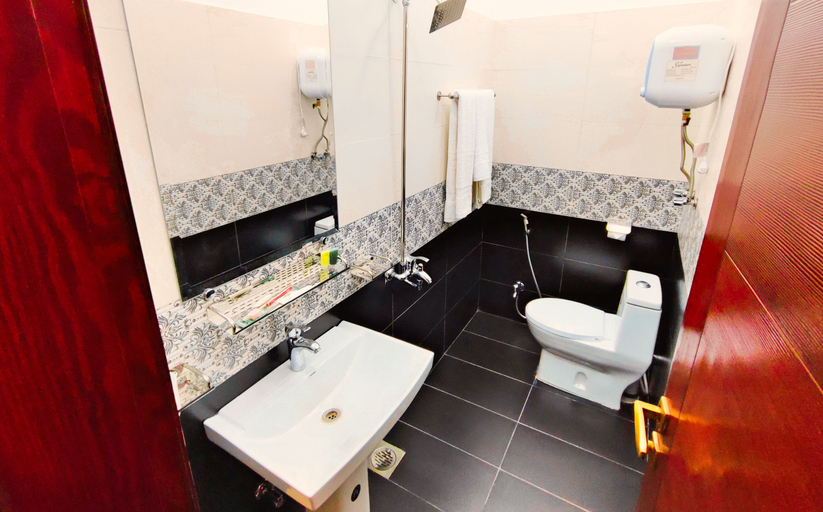 Bathroom, HOTEL NOVA, Lahore