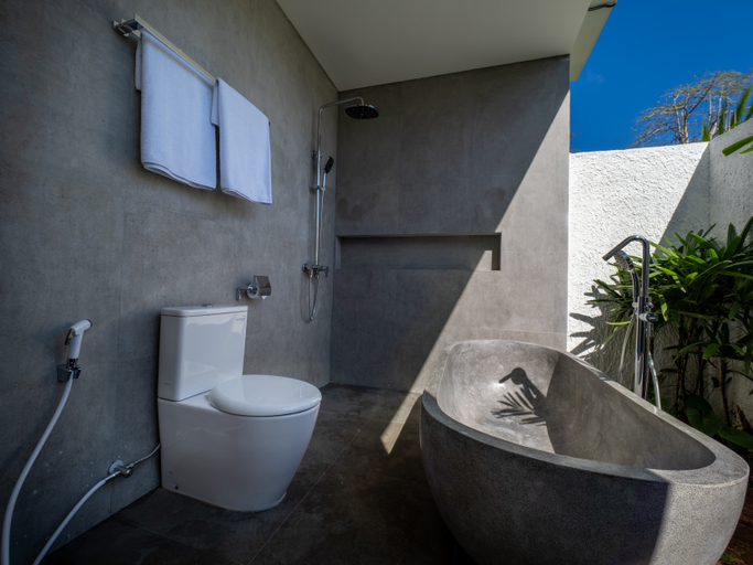 Bathroom 7