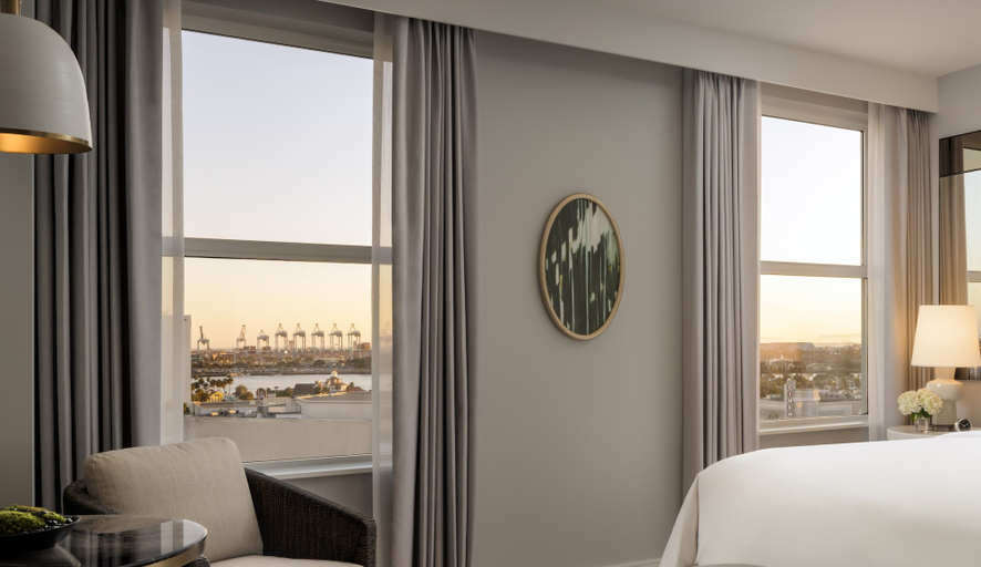 Bedroom 4, Fairmont Breakers Long Beach, Los Angeles