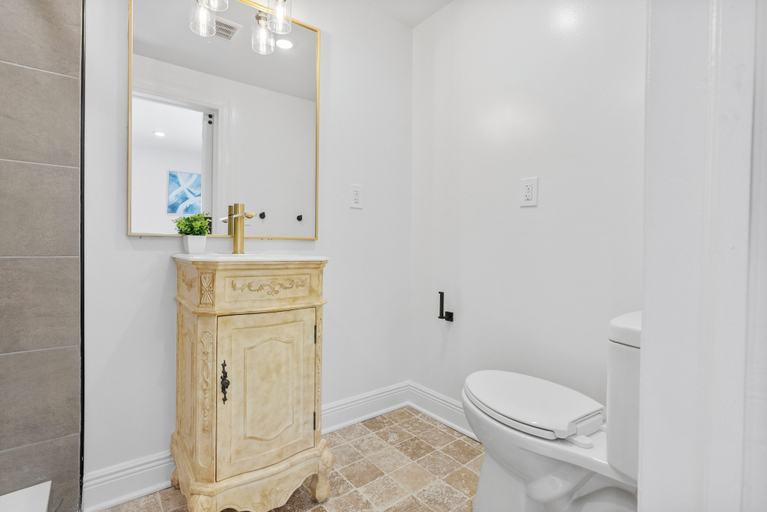 Bathroom 5, Cozy Comfortable and Quiet Suites FT, Philadelphia