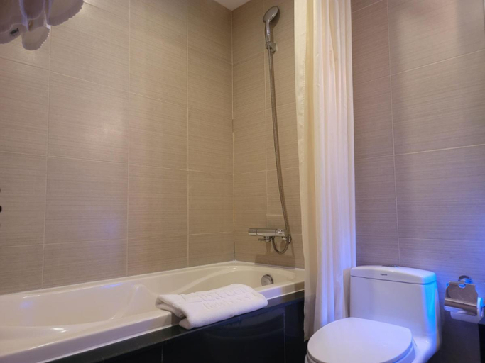 Bathroom 5, Luxeden Signature Hotel, Cầu Giấy