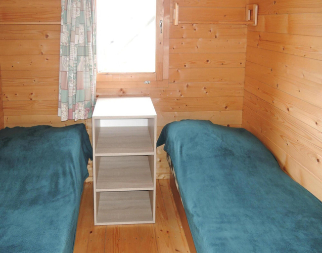 Room 4, Bungalow in Wrzosowo Near Baltic Sea Beach, Kamień