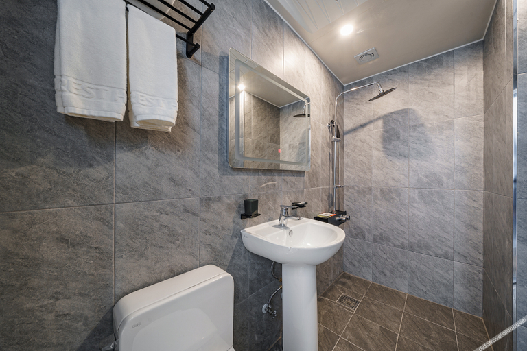Bathroom 4, Incheon (Eulwang-ri) The Rest Hotel, Jung