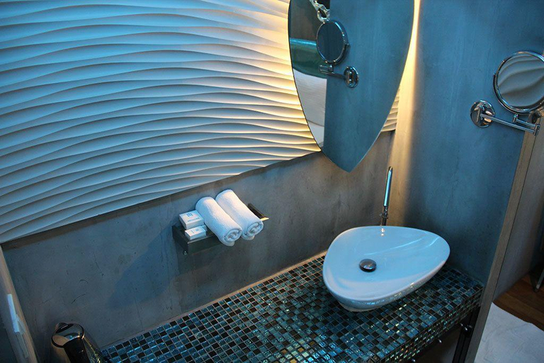 Bathroom 10