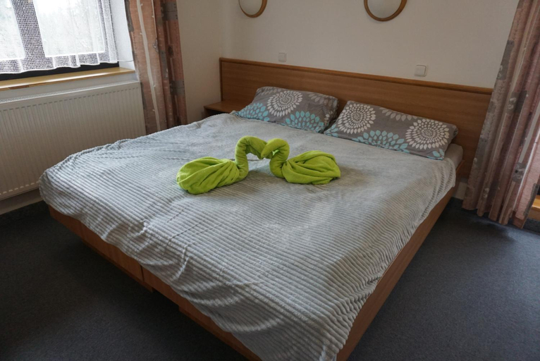Others 4, Hotel Kremesnik, Pelhřimov