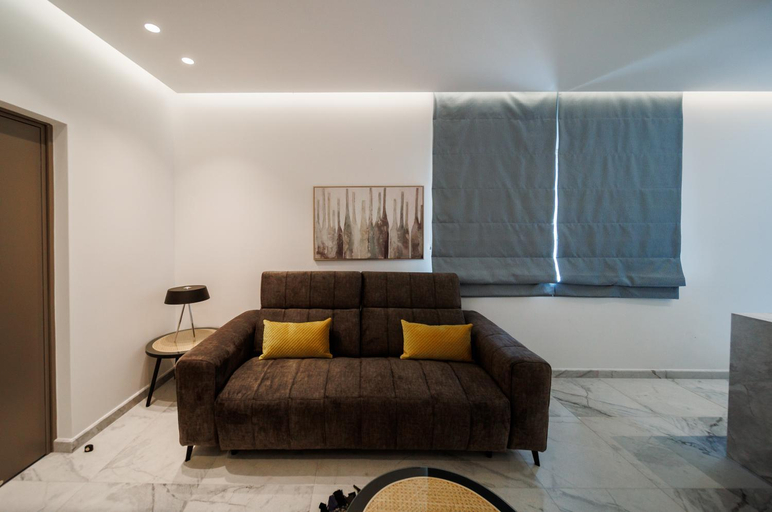 Others 3, Luxurious 2bed City Apartment, Larnaca