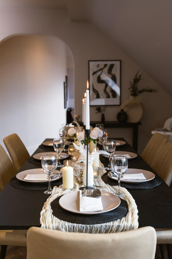 Food & Drinks 4, Longshaw - Relaxed Family 3 Bed Apt WiFi & Parking, Derbyshire