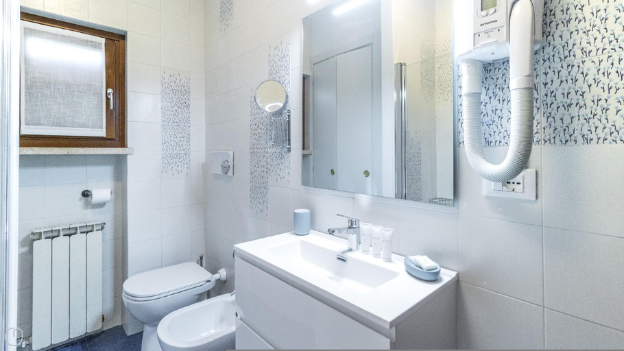 Bedroom 2, Il Borgo Apartments B5 - SV-D600-BOVE3I1B, Savona