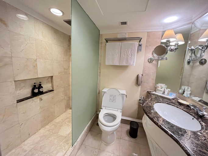 Bathroom 8