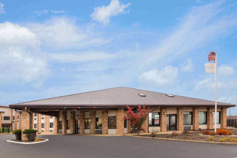 Exterior & Views 2, Baymont by Wyndham Warrenton, Warren