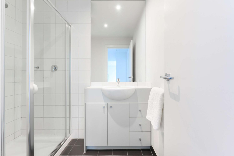 Bathroom 4, Adina Apartment Hotel Melbourne on Flinders, Melbourne